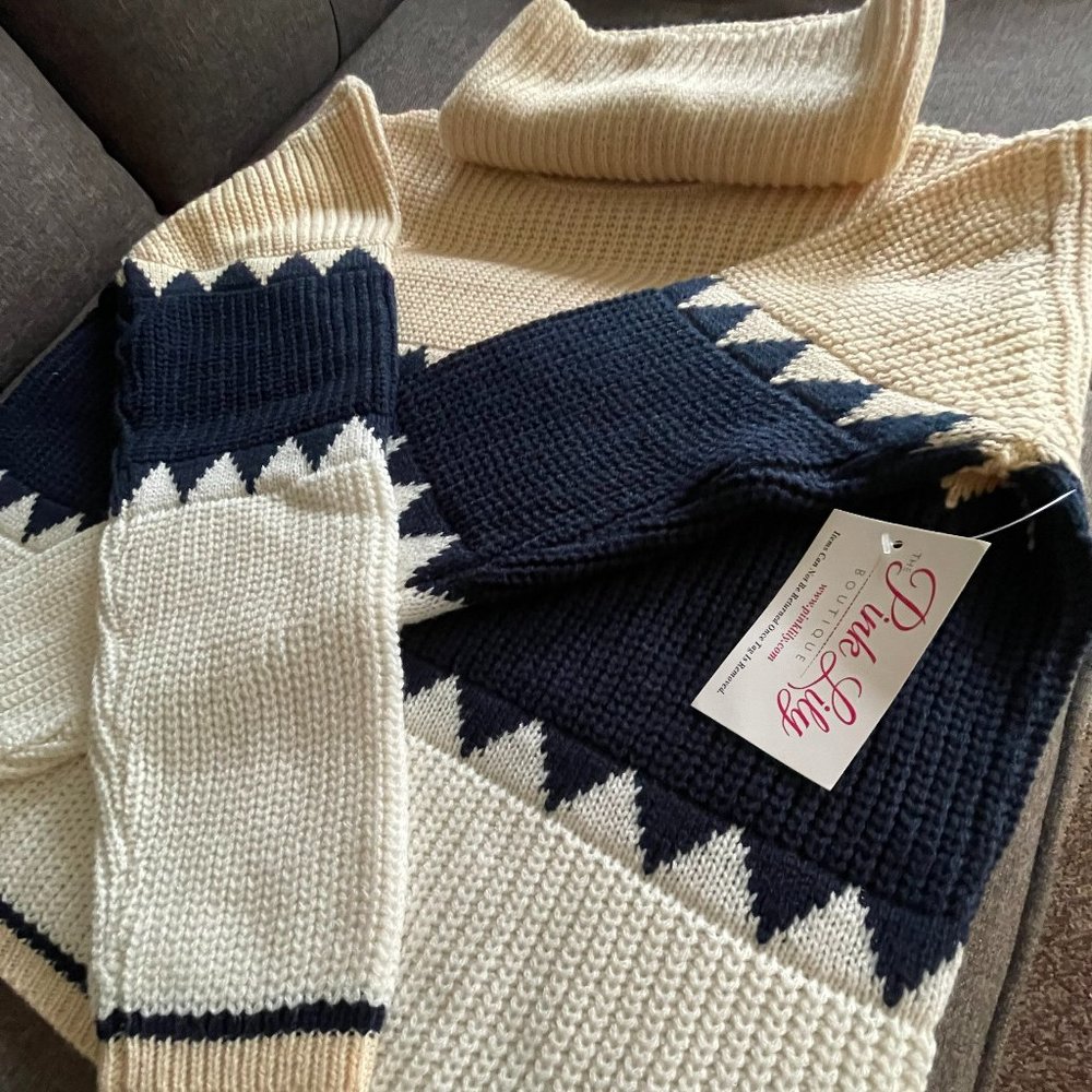 Turtleneck Sweater from Pink Lily Boutique - Picture 4 of 4